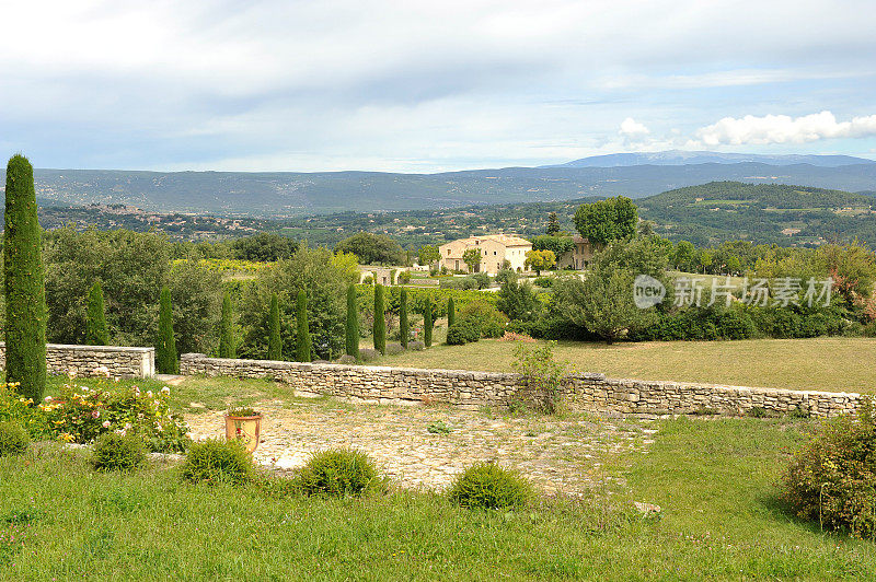 Le Luberon:靠近Lacoste和Bonnieux